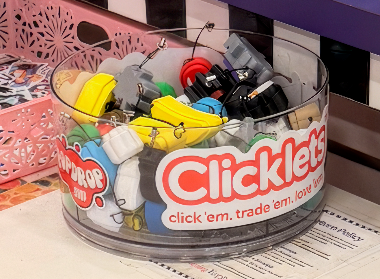 Retail Starter Pack – 72 Assorted Clicklets™ and Display