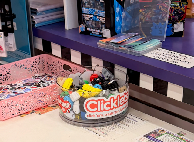 Retail Starter Pack – 72 Assorted Clicklets™ and Display